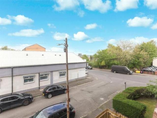 Flat for sale in Sandyhills, Glasgow