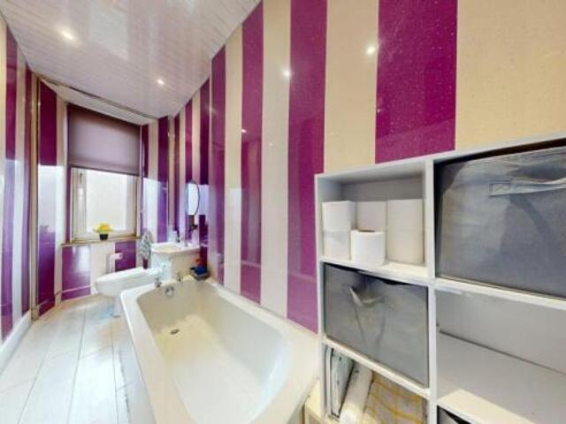Flat for sale in Garngad, Scotland