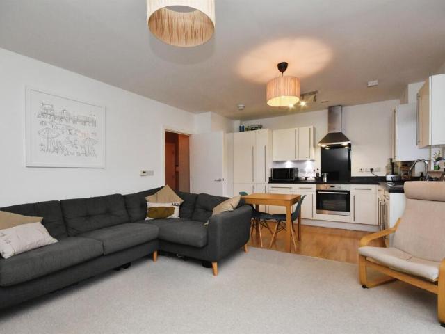 Flat for sale in Romford