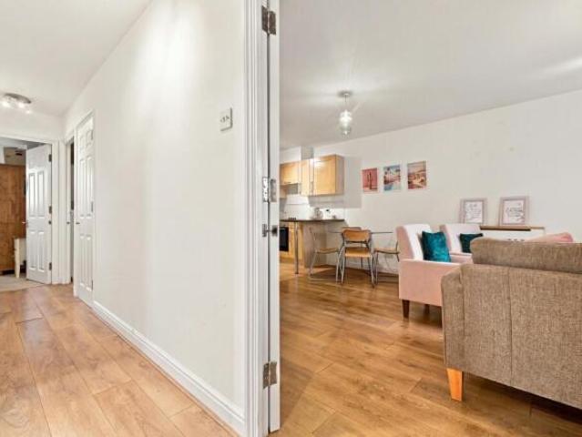 Flat for sale in Cat Hill, England