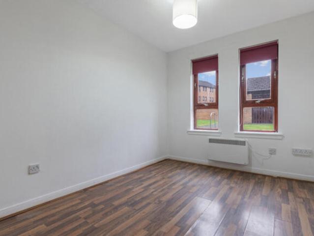 Flat for sale in Hillhead, Scotland