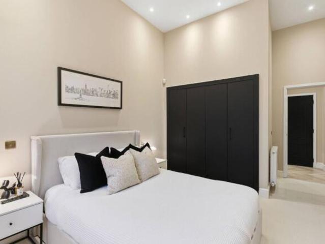Flat for sale in Gorgie, Scotland