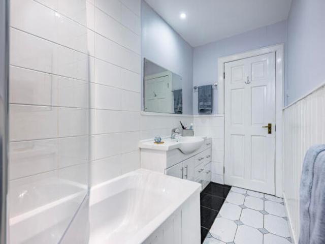 Flat for sale in Dennistoun, Scotland