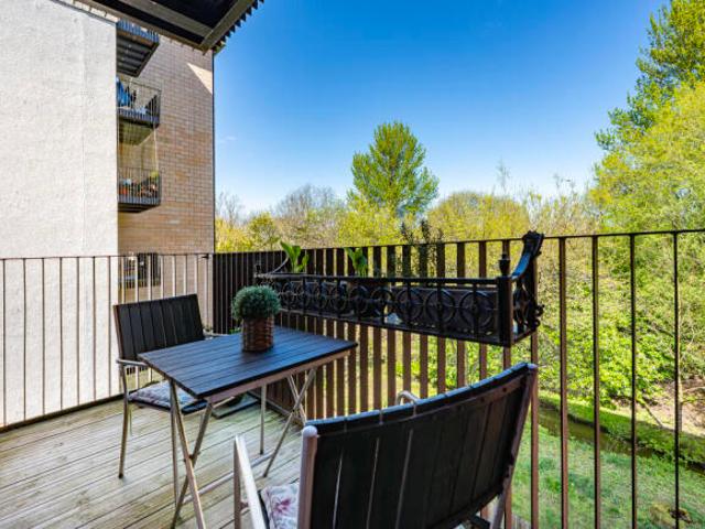 Flat for sale in Oatlands, Scotland