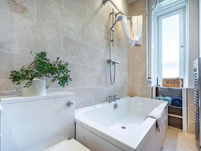 Flat for sale in Dennistoun, Scotland