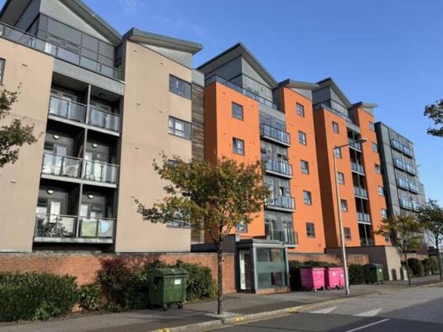 Flat for sale in Coedffranc, Jersey Marine