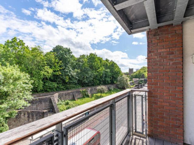 Flat for sale in Feckenham, City Of Bristol