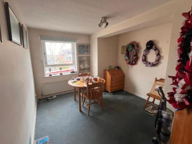 Flat for sale in Grove Park, Greater London