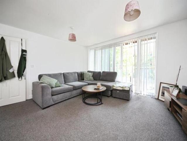 Flat for sale in Spring Park, Luton