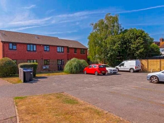 Flat for sale in Worthing, West Sussex