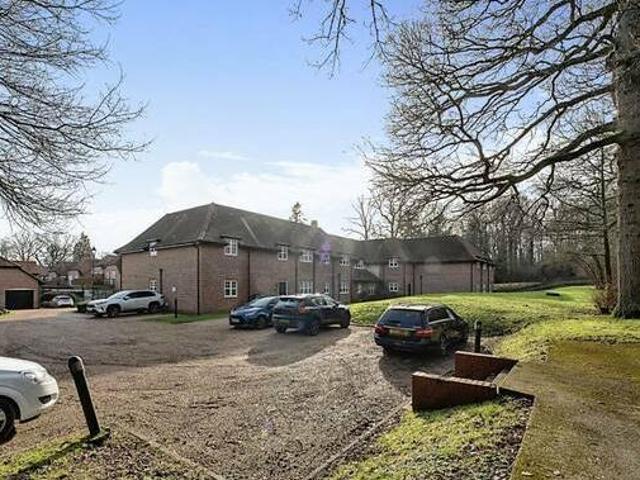 House for rent in Surrey