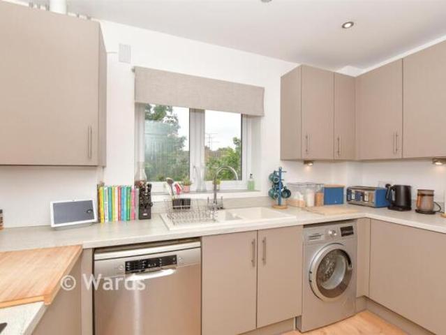 Flat for sale in Midway, Kent