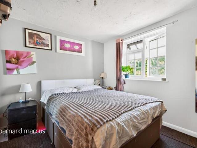Flat for sale in Camberwell, Greater London