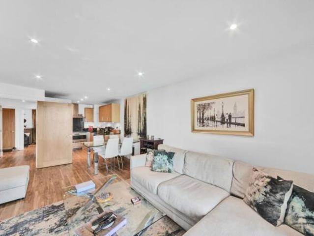 Flat for sale in Feckenham, City Of Bristol