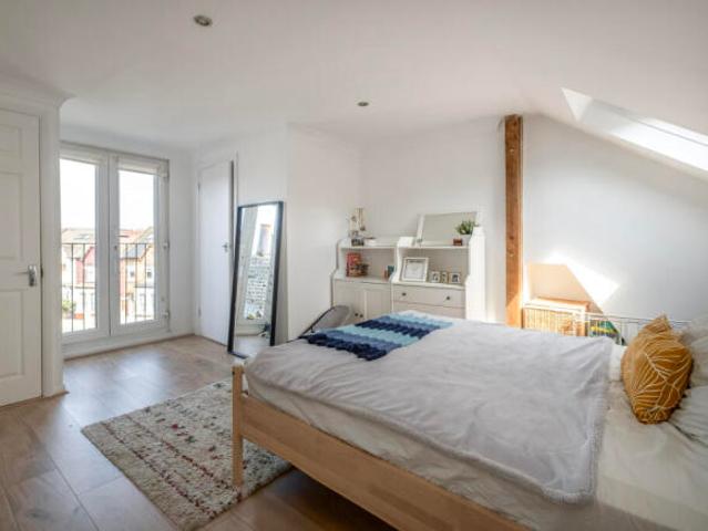 Flat for sale in Cat Hill