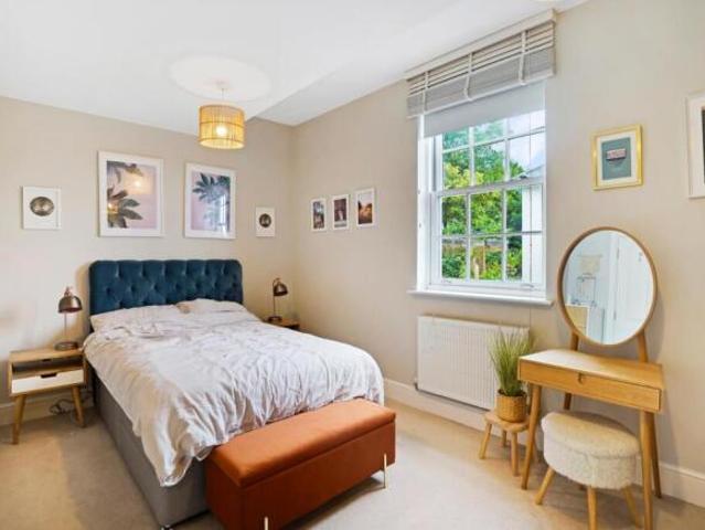 Flat for sale in London Borough of Croydon, South Norwood
