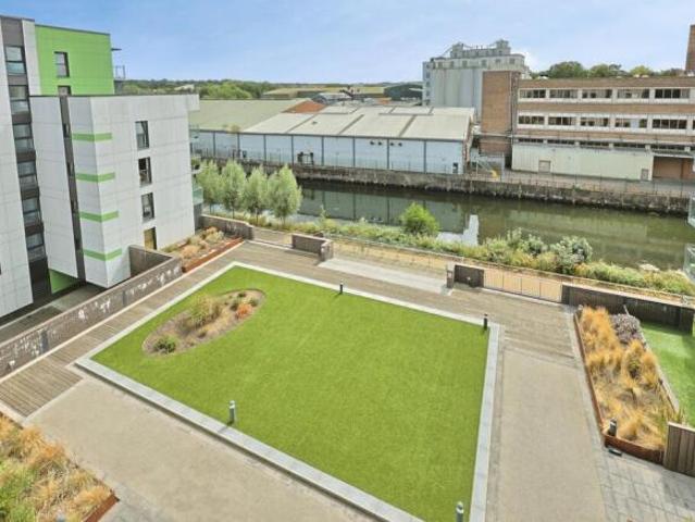 Flat for sale in East Bank, Norfolk