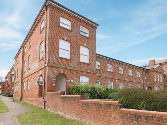 Flat for sale in Martyrs Field, The Bridge