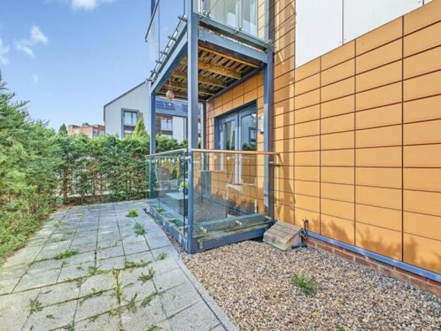 Flat for sale in Northampton, West Northamptonshire