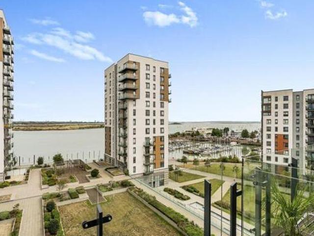 House for sale in Brompton, Gillingham