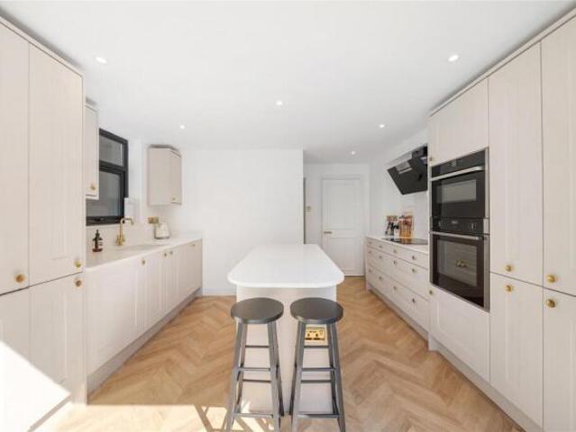 Flat for sale in Cat Hill