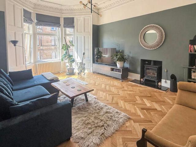 Flat for sale in Strathbungo, Scotland