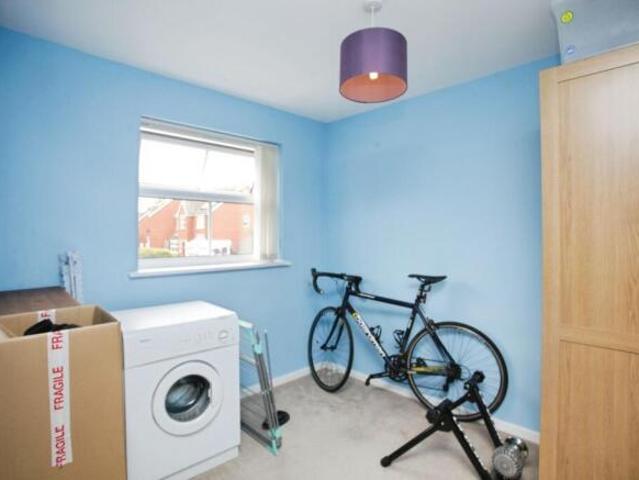 Flat for sale in Eastern Green, West Midlands
