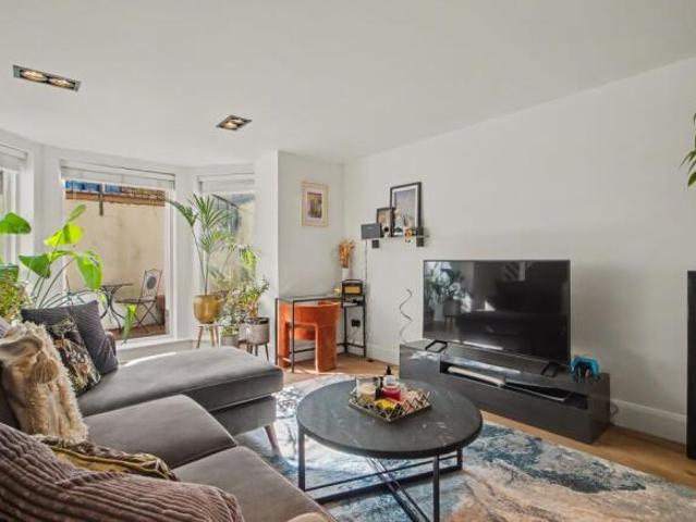 Flat for sale in Cat Hill