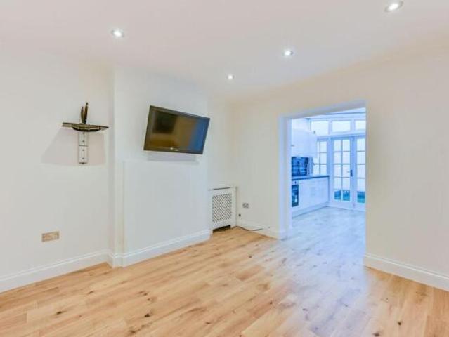 Flat for sale in Cat Hill