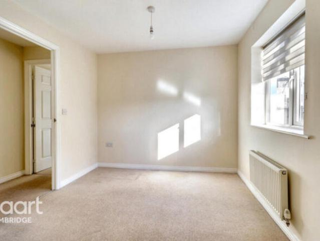 Flat for sale in Arbury, Cambridgeshire