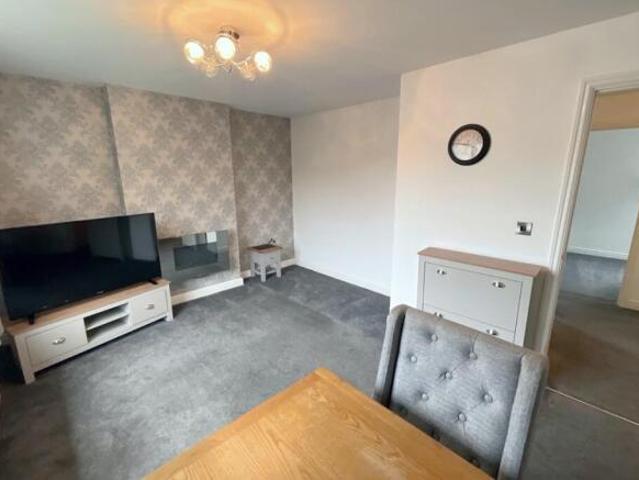 Flat for sale in Aston cum Aughton, Aston