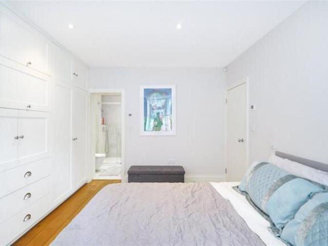 Flat for sale in Cat Hill
