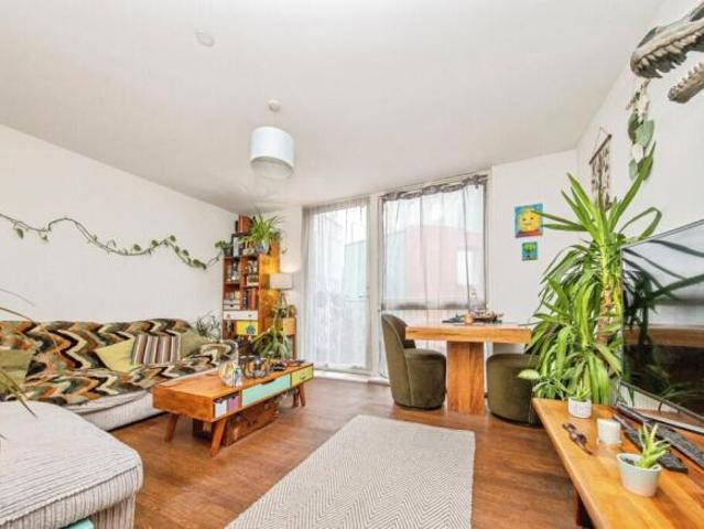 Flat for sale in Stoke, Ipswich