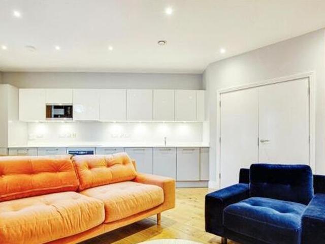 House for sale in London Borough of Ealing, Greenford