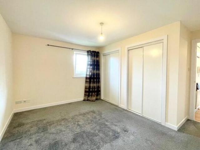 Flat for sale in Yoker, Scotland