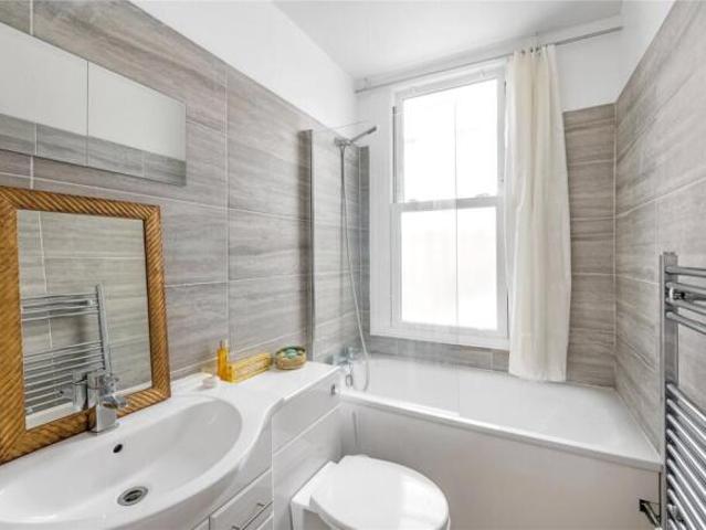 Flat for sale in Cat Hill