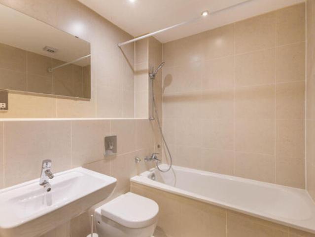 Flat for sale in Grove Park, Greater London