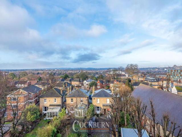 Flat for sale in Eltham, Greater London