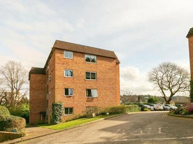 House for sale in Guildford Park, Guildford