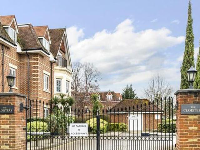 House for sale in Woodbridge Hill, Guildford