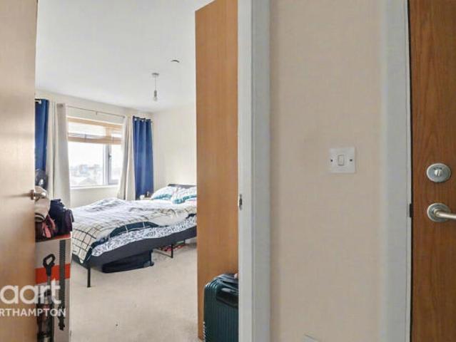 Flat for sale in Semilong, Northampton