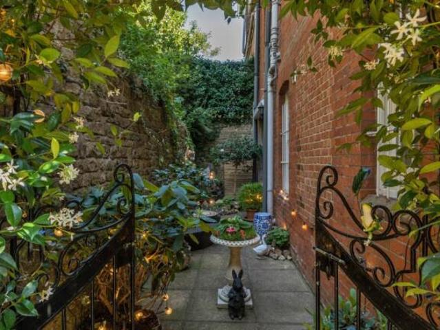 Flat for sale in Guildford Park, Westborough