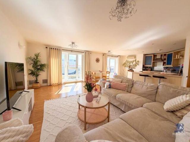 Flat for sale in Spring Vale, Hampshire