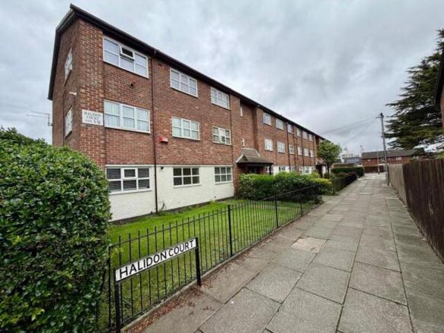Flat for sale in Bootle, Sefton