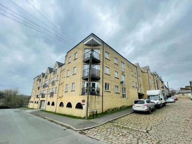 House for sale in Akroydon, Halifax