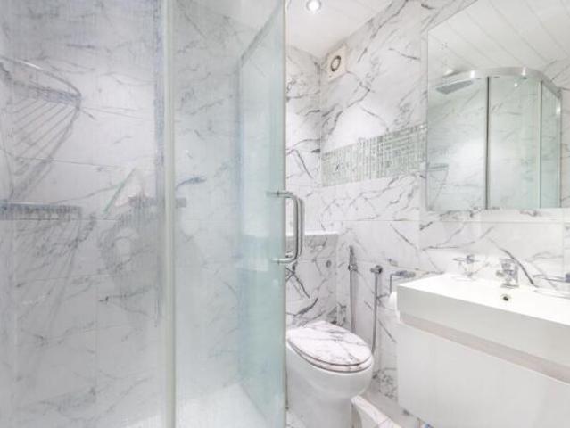 Flat for sale in Cat Hill