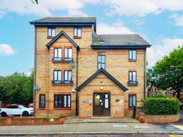 Flat for sale in Cat Hill