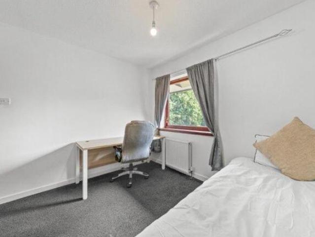 Flat for sale in Broomhouse, Scotland