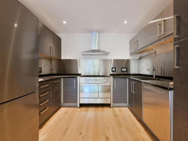 Flat for sale in Hammersmith, Greater London
