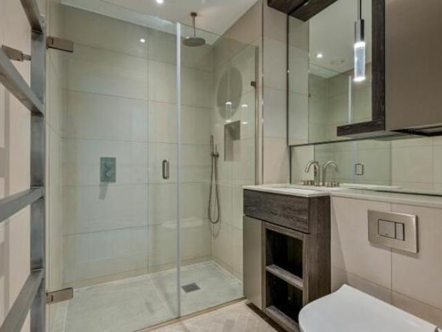 Flat for sale in Kingston Upon Thames, Greater London
